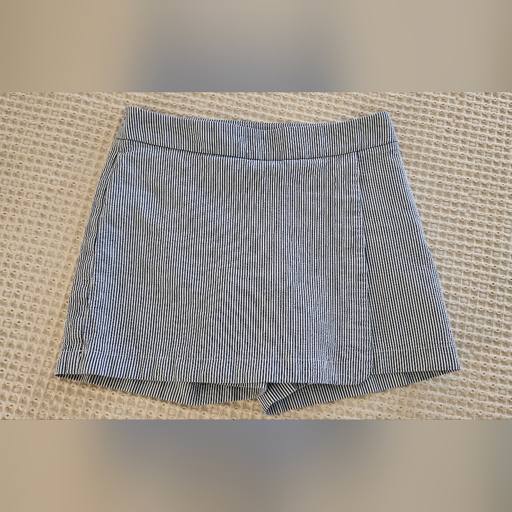 Talbots Navy and White Striped Skort Size 2P